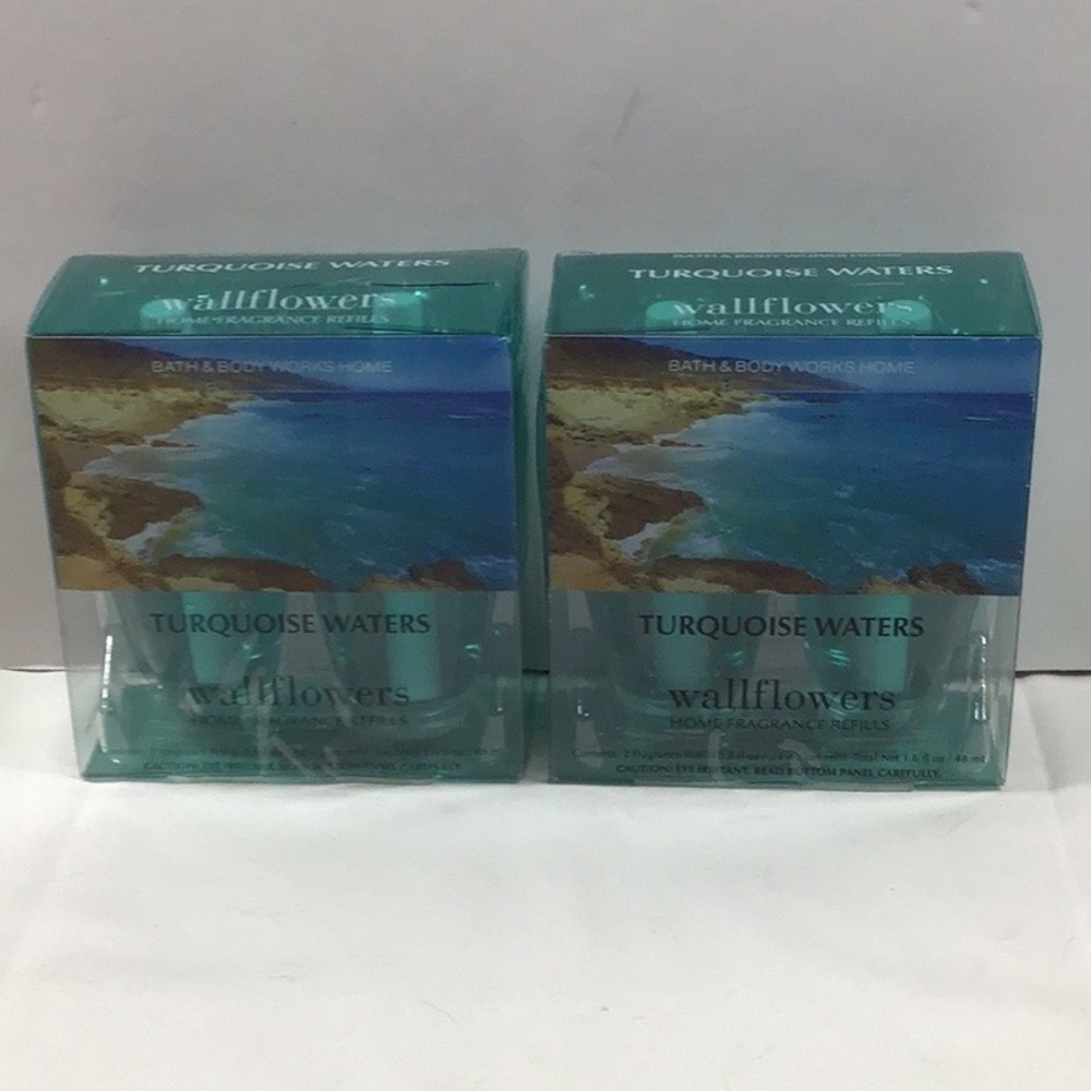 Bath & Body Works Turquoise Waters Wallflowers (2) 2pack = 4